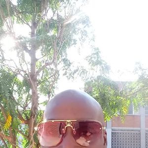 Meet your Posher, Noelle